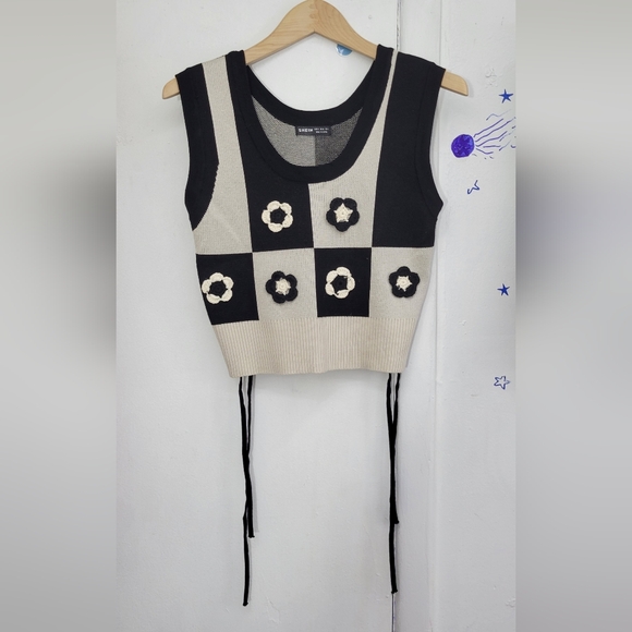 SHEIN Tops - Shein Sleeveless Top Size 4